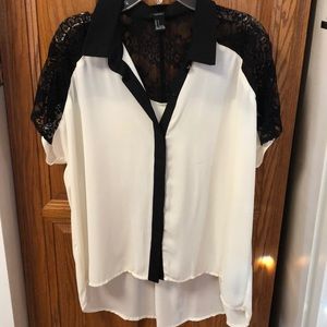 Forever 21 black & creme lace shoulder blouse